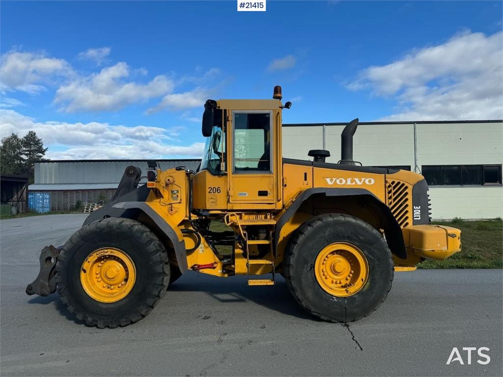 Volvo L110E Wheel Loader w/ Bucket