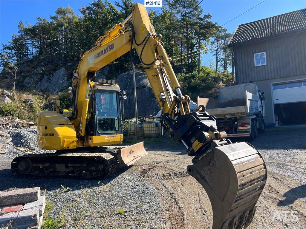 Komatsu PC78us Excavator w/ Rototilt, sanding bucket, narr