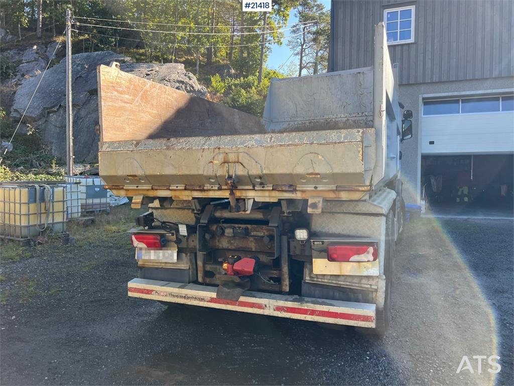 Scania R560 Plow rigged tipper truck w/ plow attachment