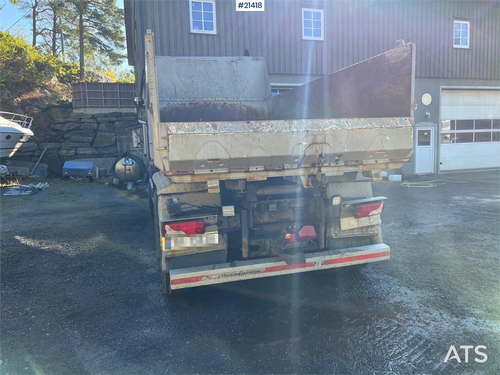 Scania R560 Plow rigged tipper truck w/ plow attachment