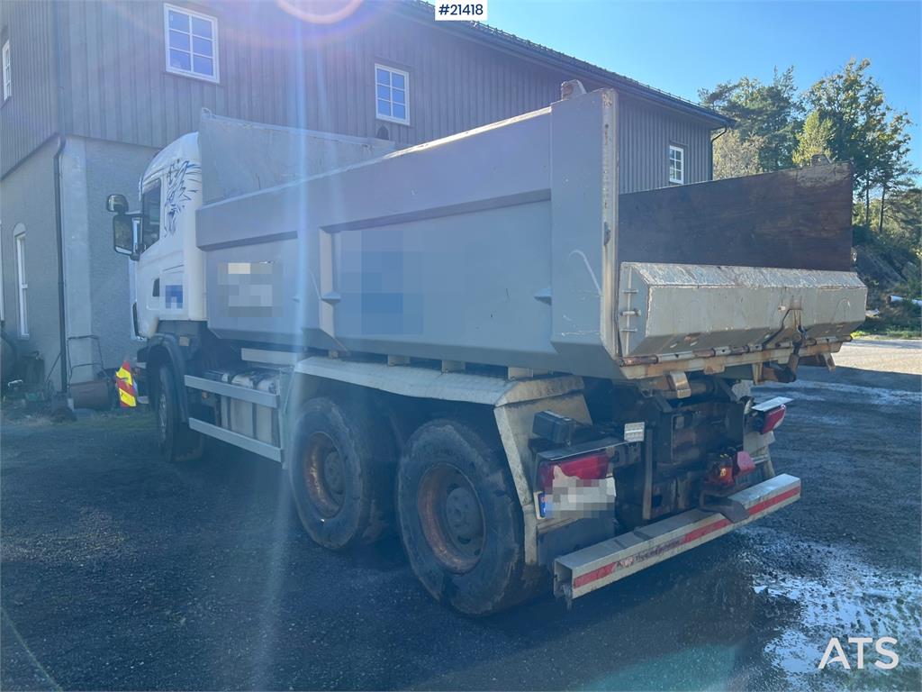 Scania R560 Plow rigged tipper truck w/ plow attachment