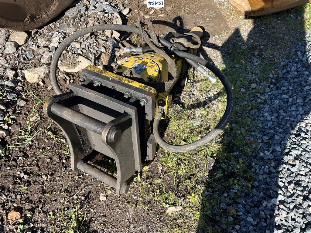 Epiroc SB 452 spike hammer (321 kg) m50 attachment