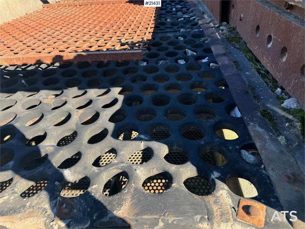 [Other] Ludwig Binder Linear quarry sieve.