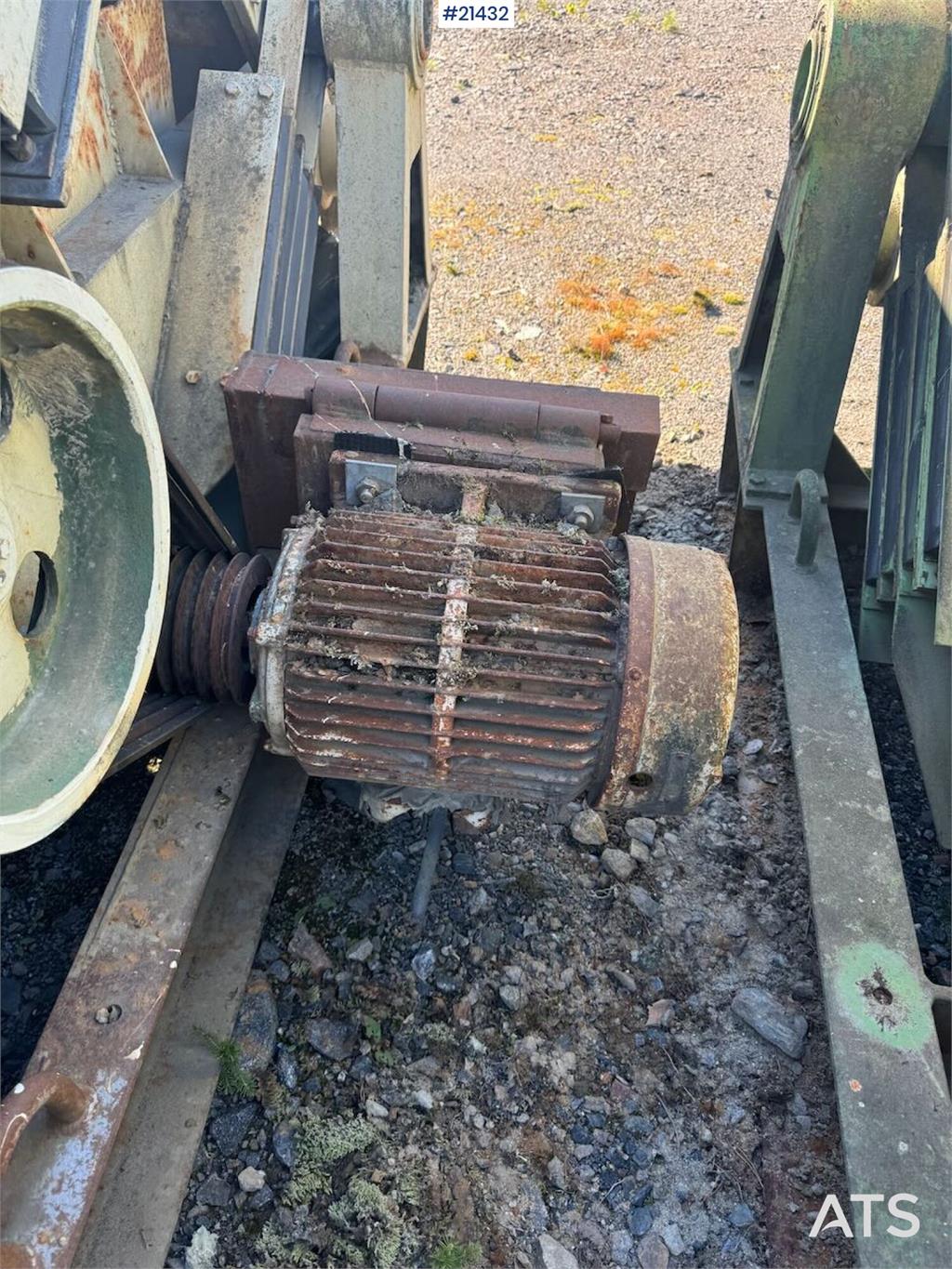 [Other] Ludwig Binder Linear quarry sieve.