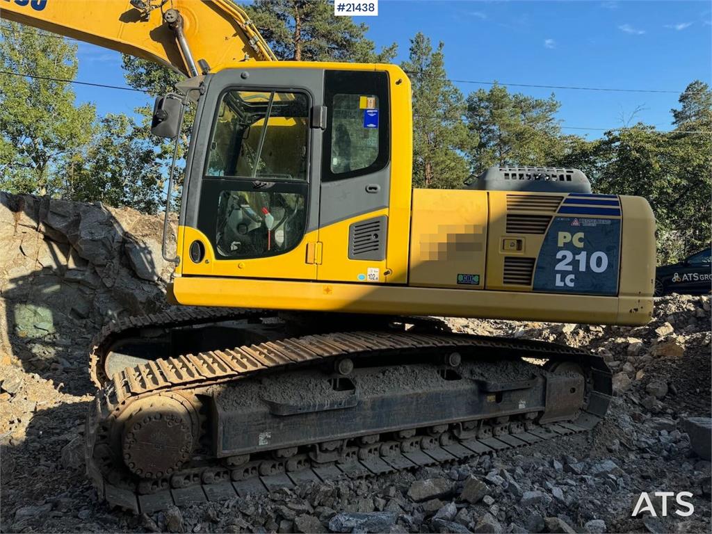 Komatsu PC210LC-8 Crawler Excavator w/ 2 Buckets, Tilt and
