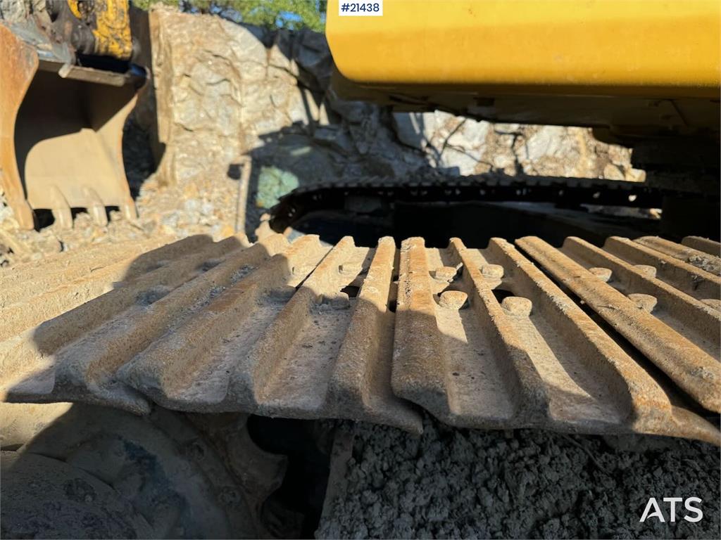 Komatsu PC210LC-8 Crawler Excavator w/ 2 Buckets, Tilt and