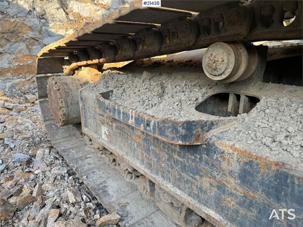 Komatsu PC210LC-8 Crawler Excavator w/ 2 Buckets, Tilt and