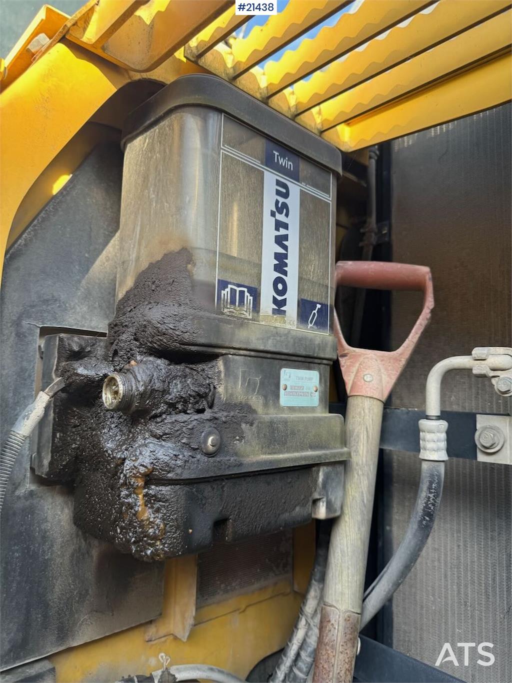 Komatsu PC210LC-8 Crawler Excavator w/ 2 Buckets, Tilt and