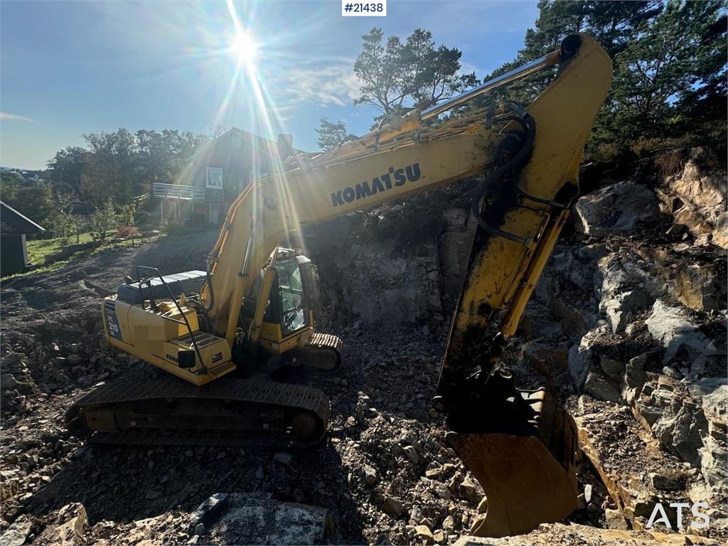 Komatsu PC210LC-8 Crawler Excavator w/ 2 Buckets, Tilt and