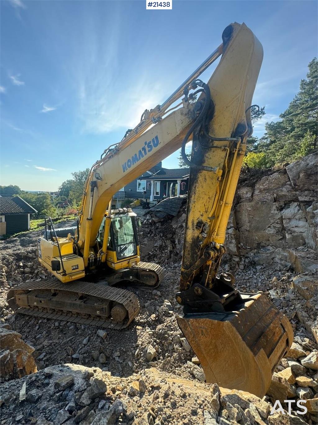 Komatsu PC210LC-8 Crawler Excavator w/ 2 Buckets, Tilt and
