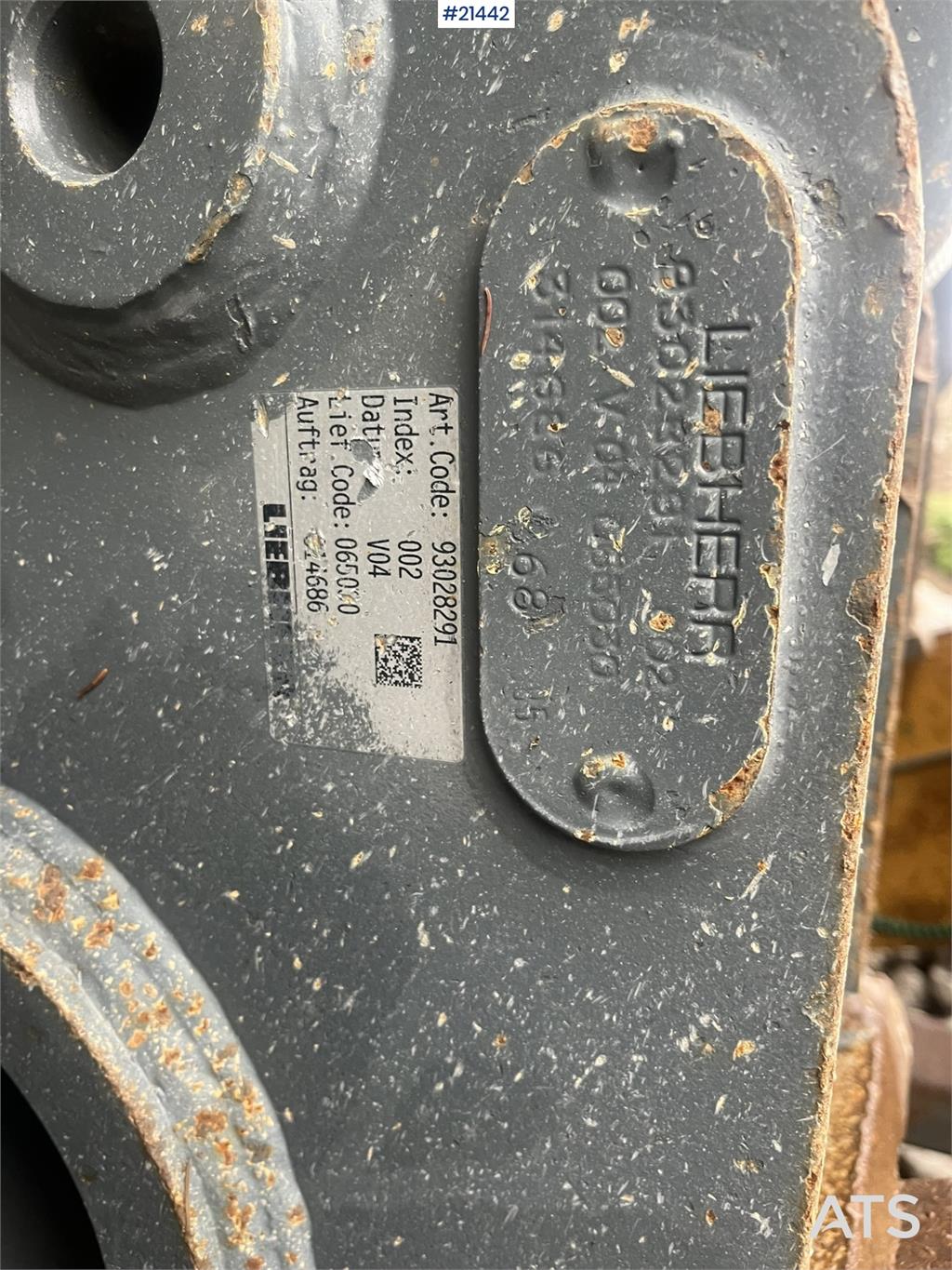 Liebherr L580 Wheel Loader w/ Bucket