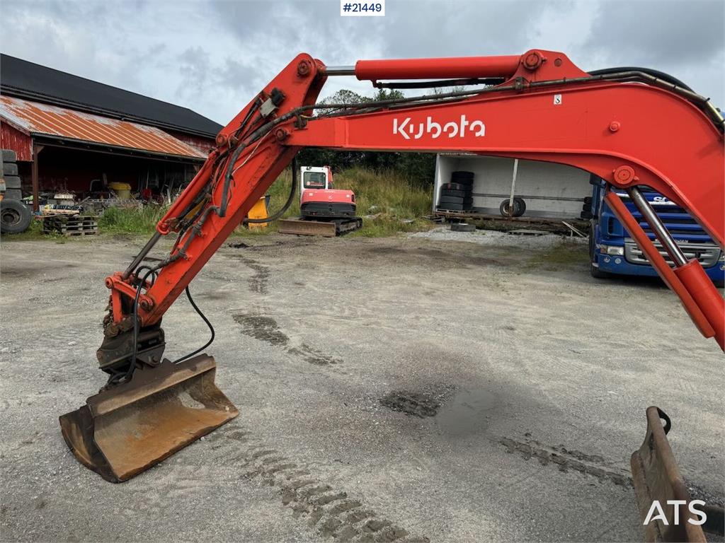 Kubota U35-3 Tracked excavator w/ 3 buckets WATCH VIDEO