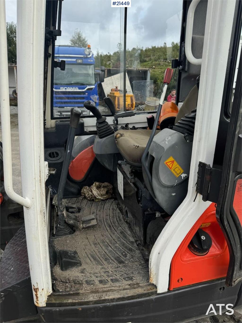 Kubota U35-3 Tracked excavator w/ 3 buckets WATCH VIDEO