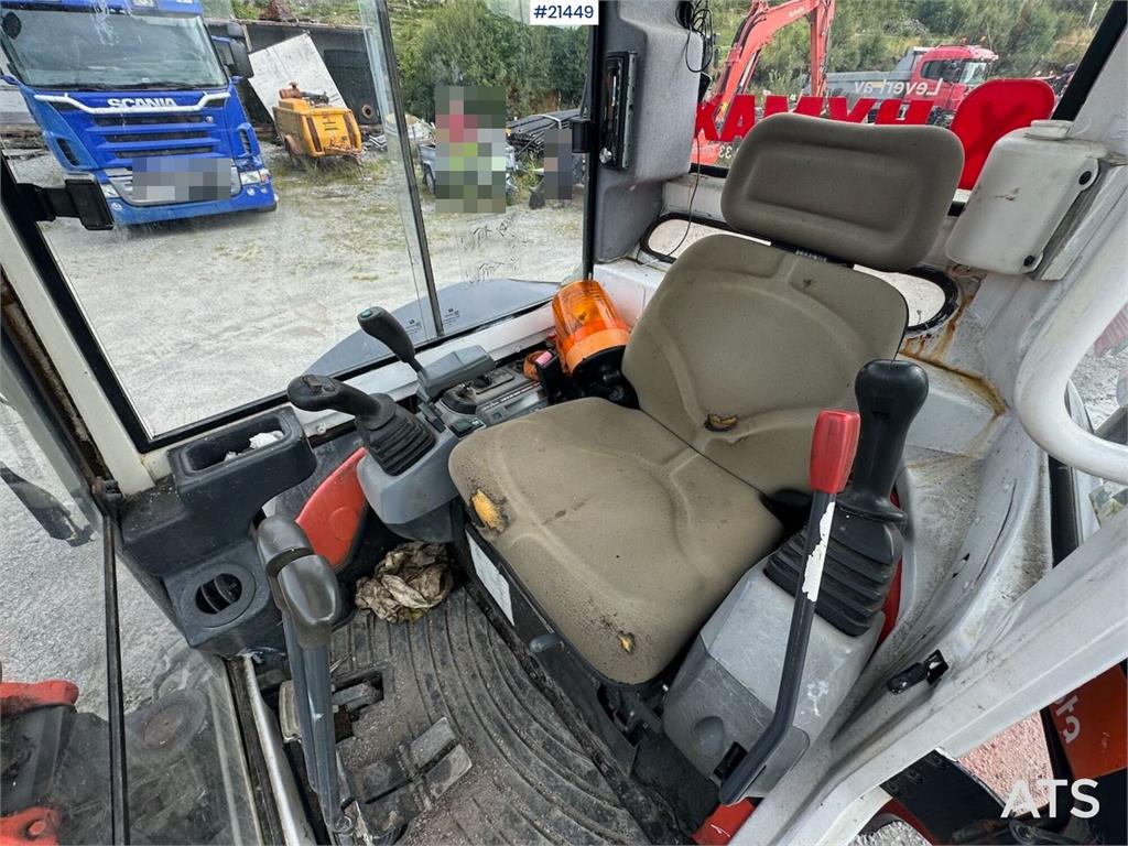 Kubota U35-3 Tracked excavator w/ 3 buckets WATCH VIDEO
