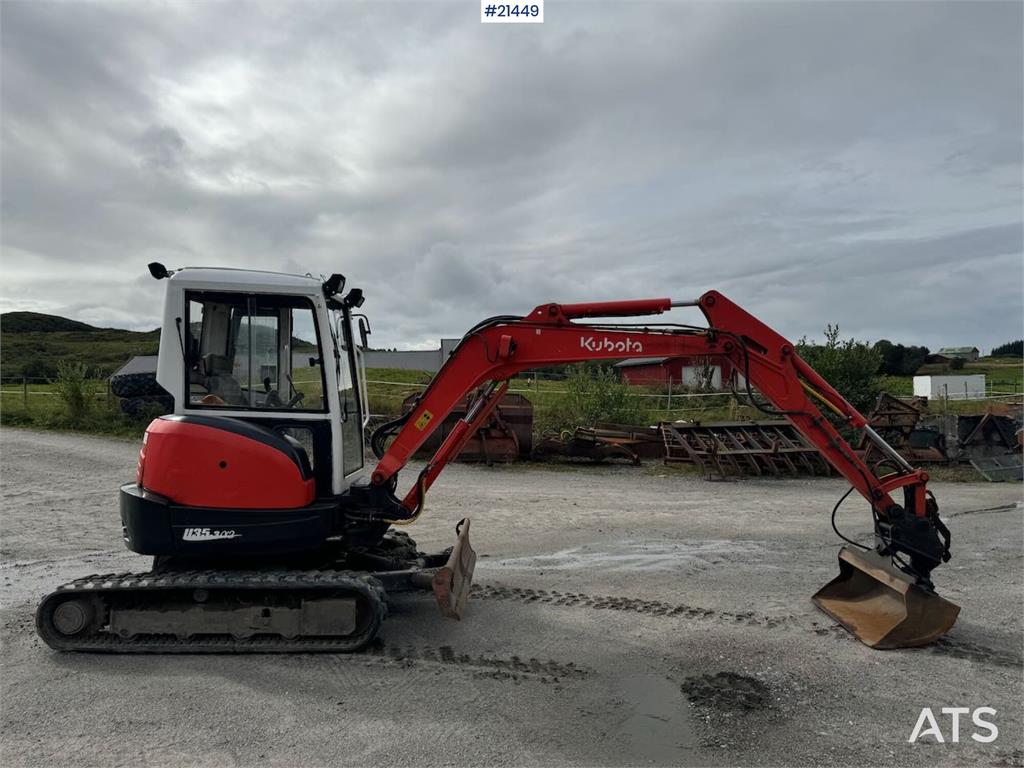 Kubota U35-3 Tracked excavator w/ 3 buckets WATCH VIDEO