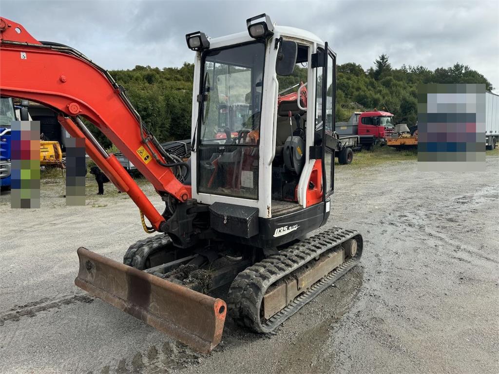 Kubota U35-3 Tracked excavator w/ 3 buckets WATCH VIDEO