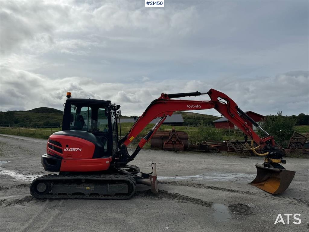 Kubota KX057-4 Tracked excavator w/ sanding bucket and ro