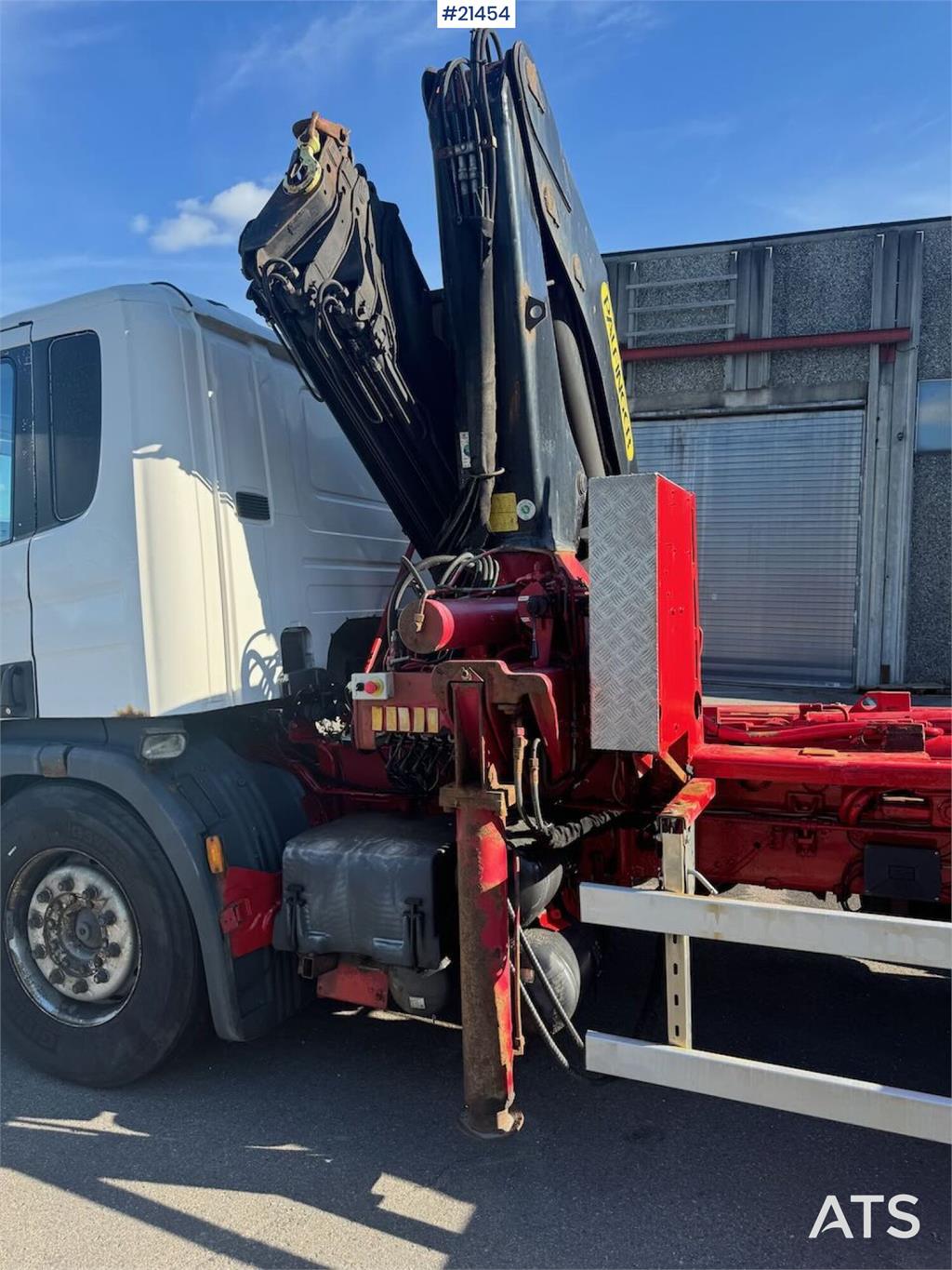Scania P340 Hook/crane truck 23 t/m Palfinger crane