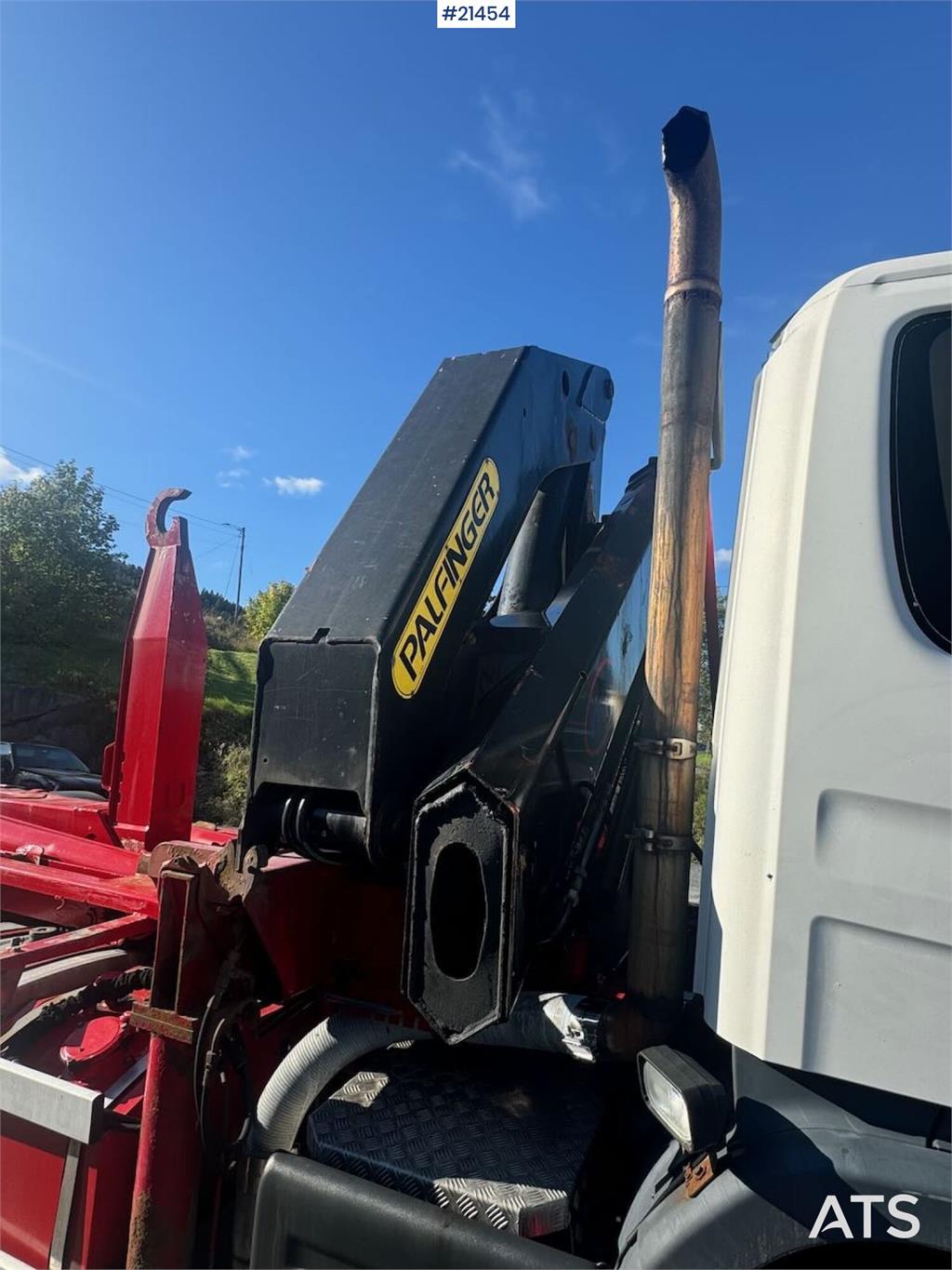 Scania P340 Hook/crane truck 23 t/m Palfinger crane