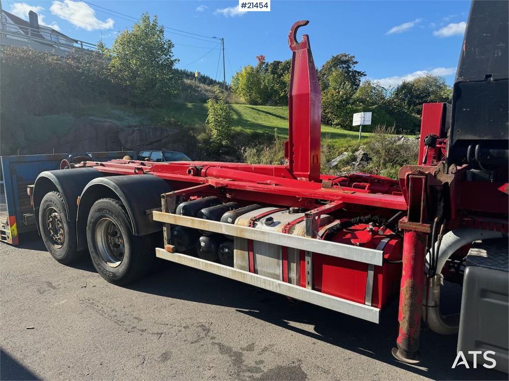 Scania P340 Hook/crane truck 23 t/m Palfinger crane