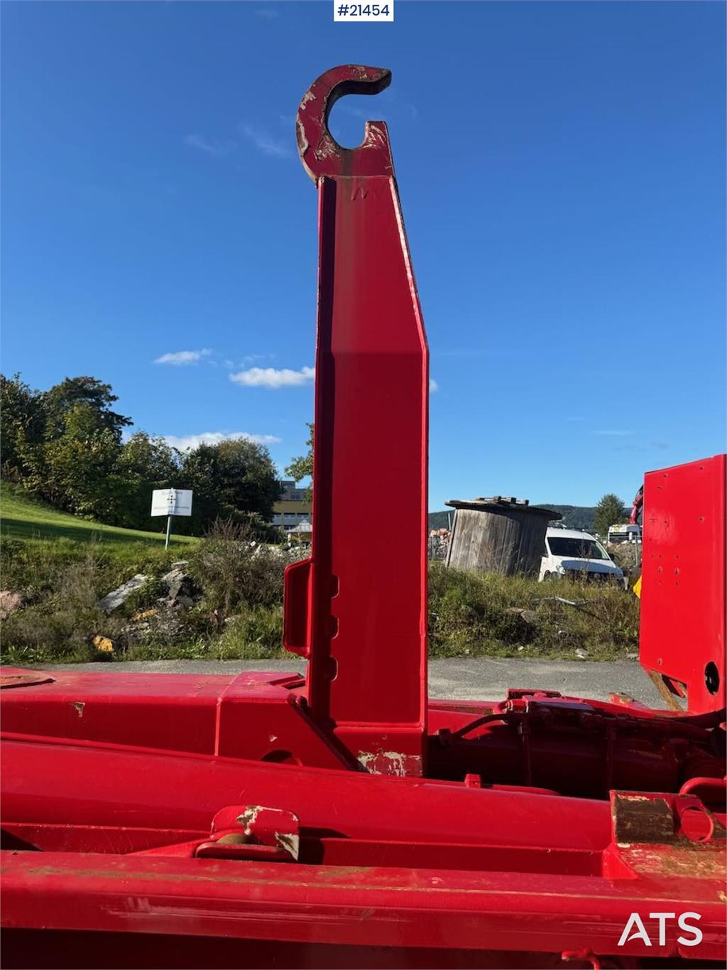 Scania P340 Hook/crane truck 23 t/m Palfinger crane