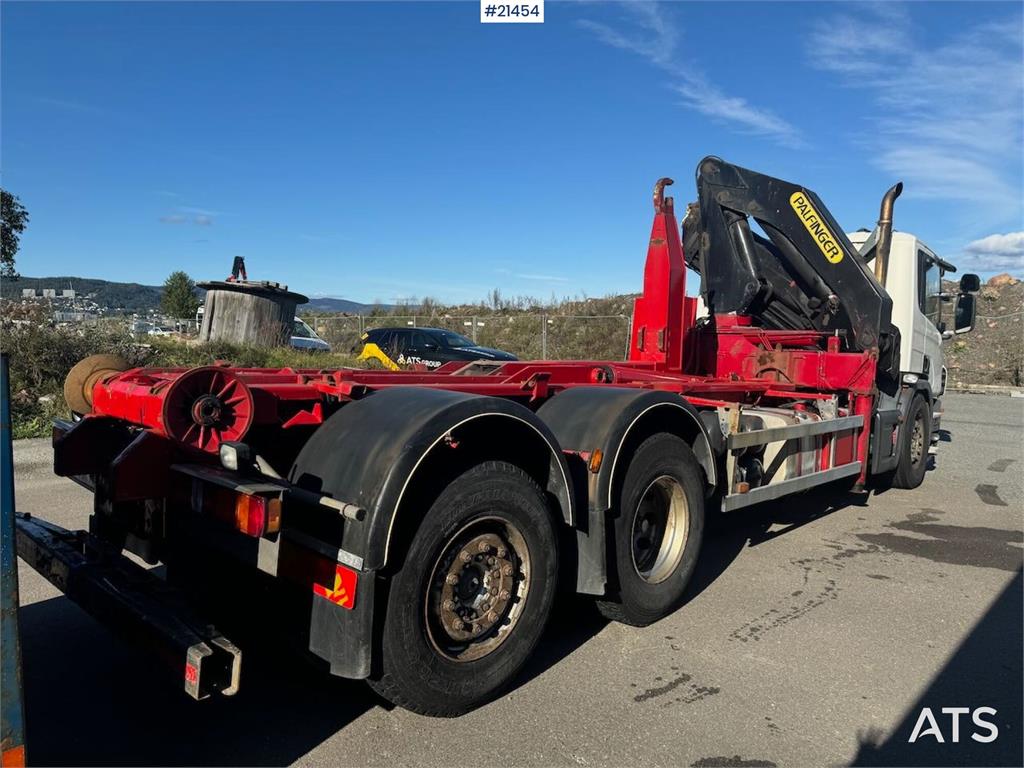 Scania P340 Hook/crane truck 23 t/m Palfinger crane