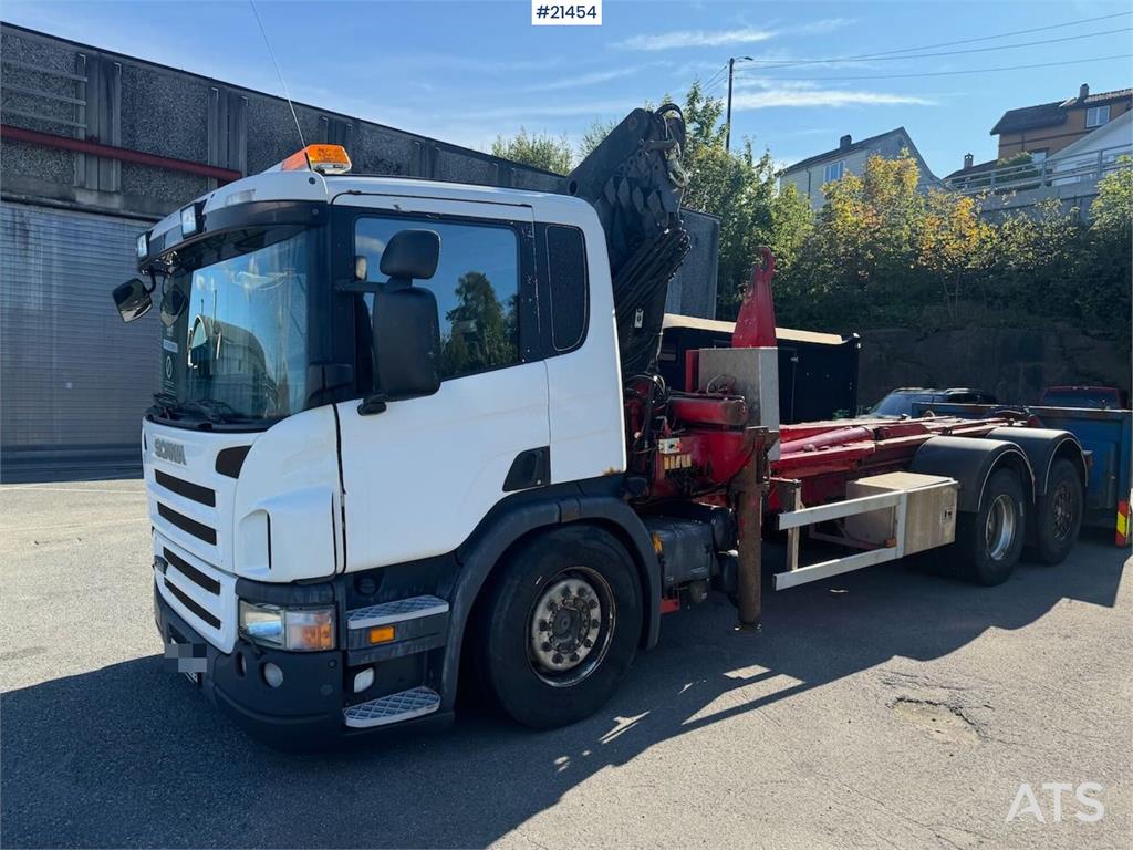 Scania P340 Hook/crane truck 23 t/m Palfinger crane