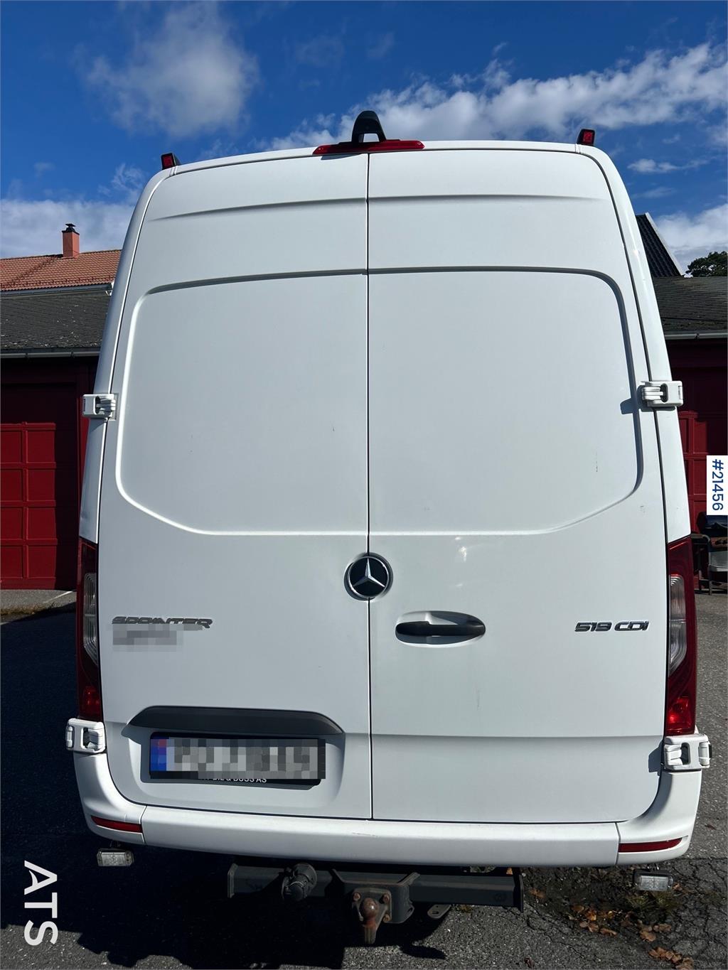 Mercedes-Benz Sprinter 519 w/ 16+1 seats and 3 wheelchair users