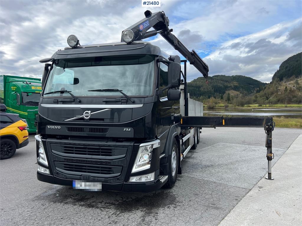 Volvo FM460 6x2 Crane Truck w/ 26t/m HMF crane