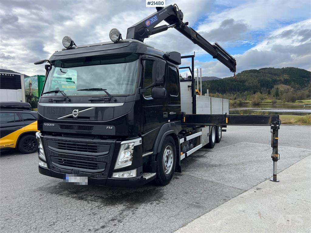 Volvo FM460 6x2 Crane Truck w/ 26t/m HMF crane