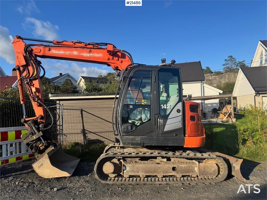 Hitachi ZX85US-5A w/ Rototilt and 2 buckets.