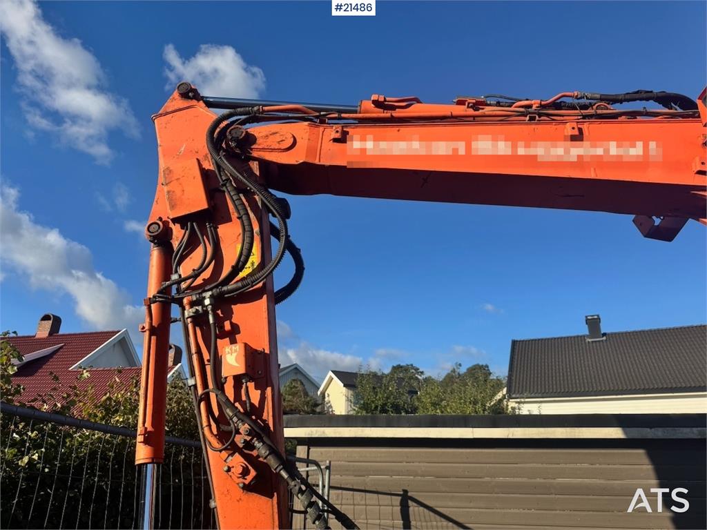 Hitachi ZX85US-5A w/ Rototilt and 2 buckets.