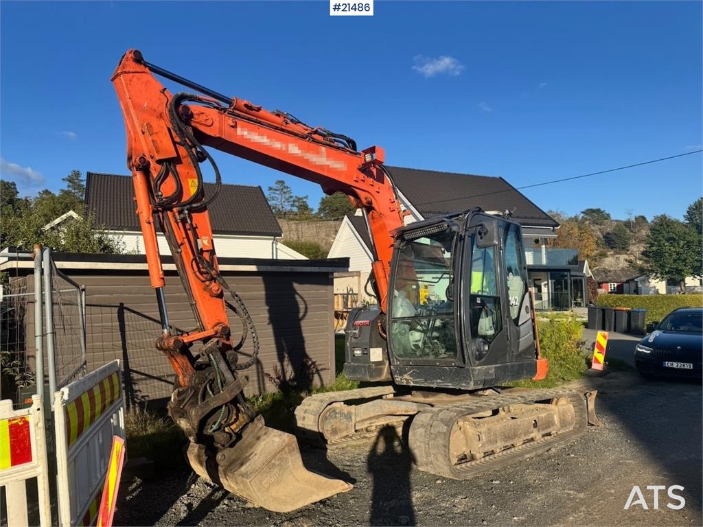 Hitachi ZX85US-5A w/ Rototilt and 2 buckets.