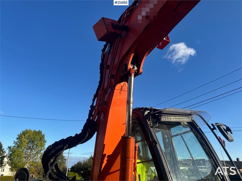 Hitachi ZX85US-5A w/ Rototilt and 2 buckets.