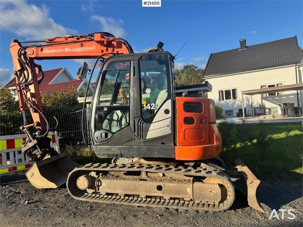 Hitachi ZX85US-5A w/ Rototilt and 2 buckets.