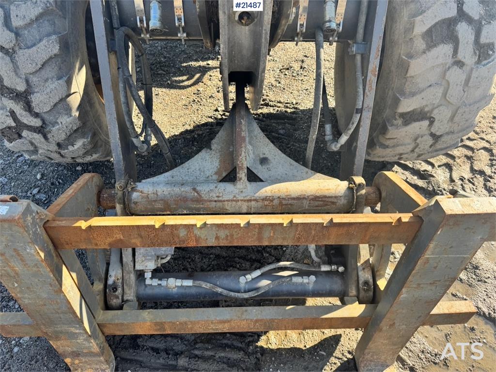 Volvo L30G Wheel Loader w/ Bucket and Forks. 2100 hours!