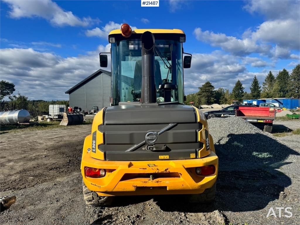 Volvo L30G Wheel Loader w/ Bucket and Forks. 2100 hours!