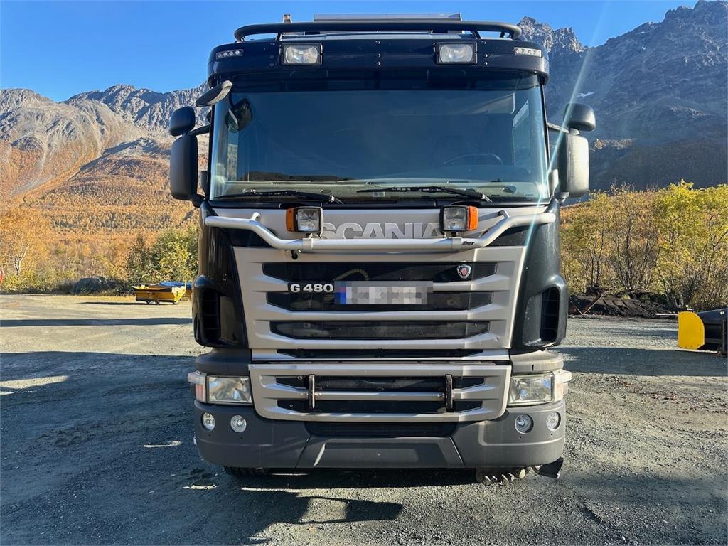 Scania G480 6x4 snow rigged tipper truck w/ two sets of t