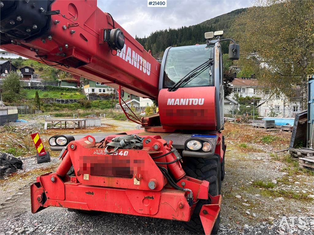 Manitou MRT2540 w/ radio control, crew basket, 2 sets of p