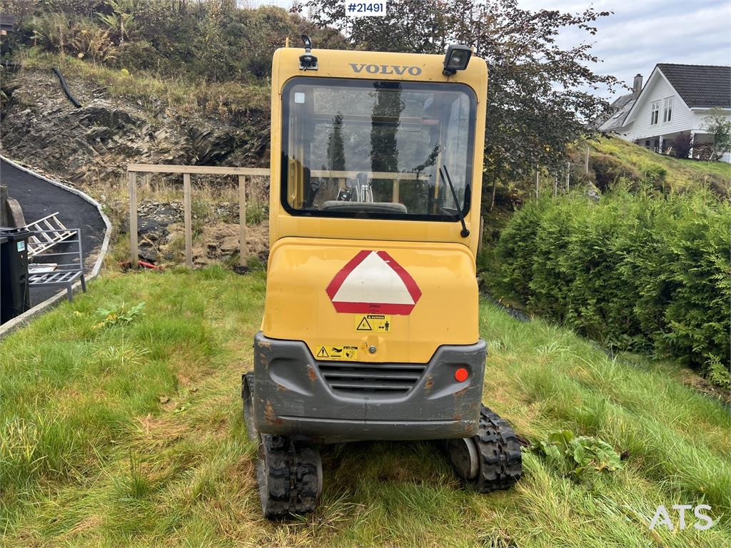 Volvo EC15B xtv excavator w/ trench bucket and hydraulic