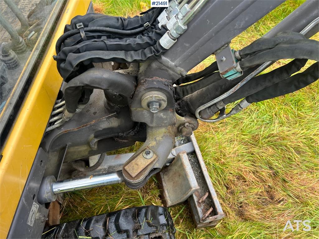 Volvo EC15B xtv excavator w/ trench bucket and hydraulic
