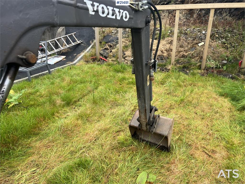Volvo EC15B xtv excavator w/ trench bucket and hydraulic