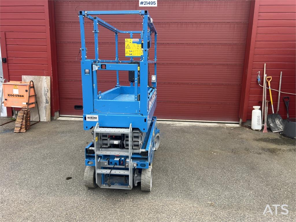 Genie GS-1532 Electric Scissor Lift w/ Small Timer