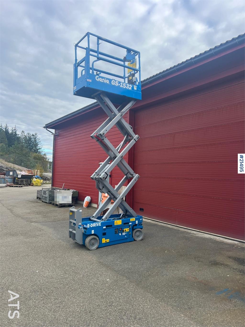 Genie GS-1532 Electric Scissor Lift w/ Small Timer