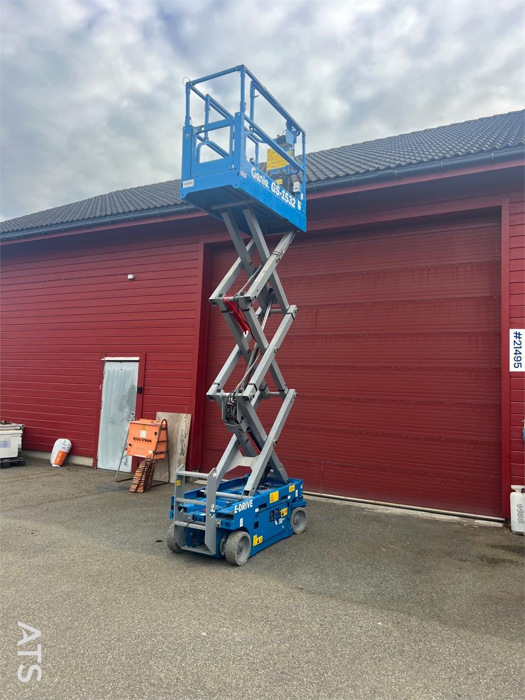 Genie GS-1532 Electric Scissor Lift w/ Small Timer