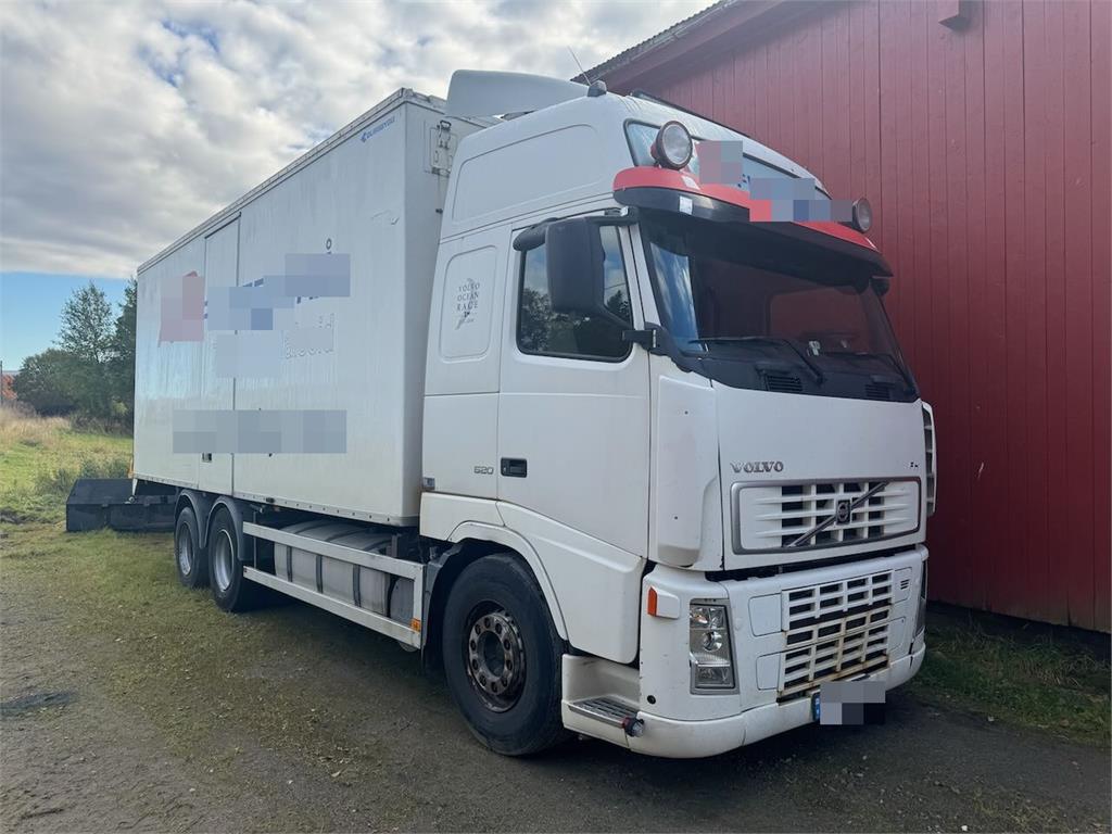 Volvo Fh520 6x2 box truck w/ full side opening and lift.