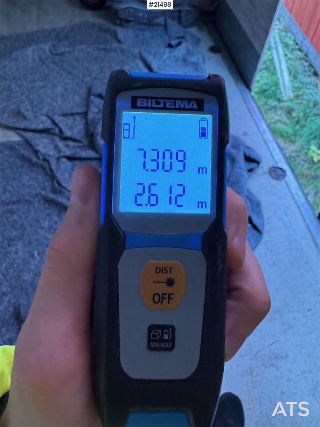 Volvo Fh520 6x2 box truck w/ full side opening and lift.