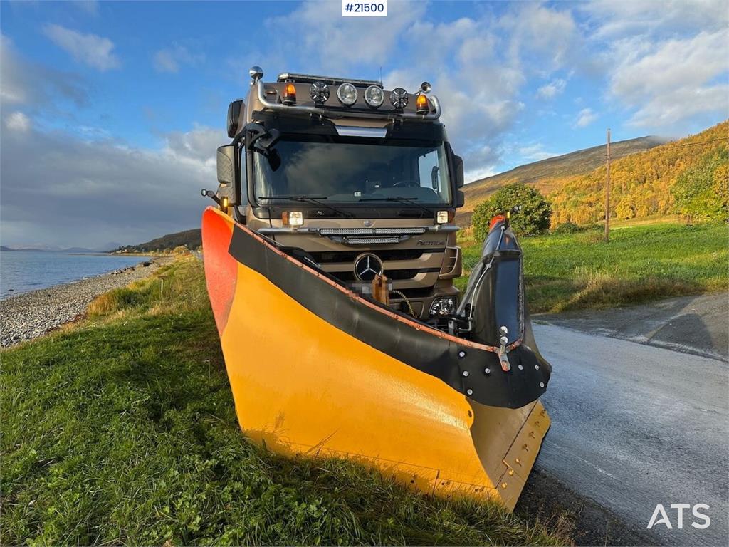 Mercedes-Benz Actros 2848 4x4+2 snow rigged hook truck w/ 20t ho