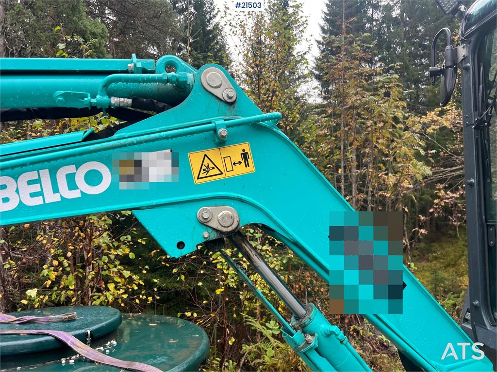 Kobelco Sk25SR-6E Excavator w/ sanding bucket, digging buc