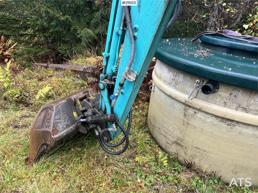 Kobelco Sk25SR-6E Excavator w/ sanding bucket, digging buc